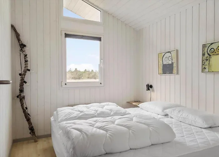 Ln1911-hjorring-under-bjergene-3 بيت للعطل Hjørring